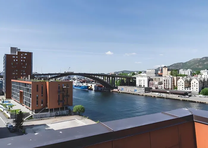 Modern And Centrally Located